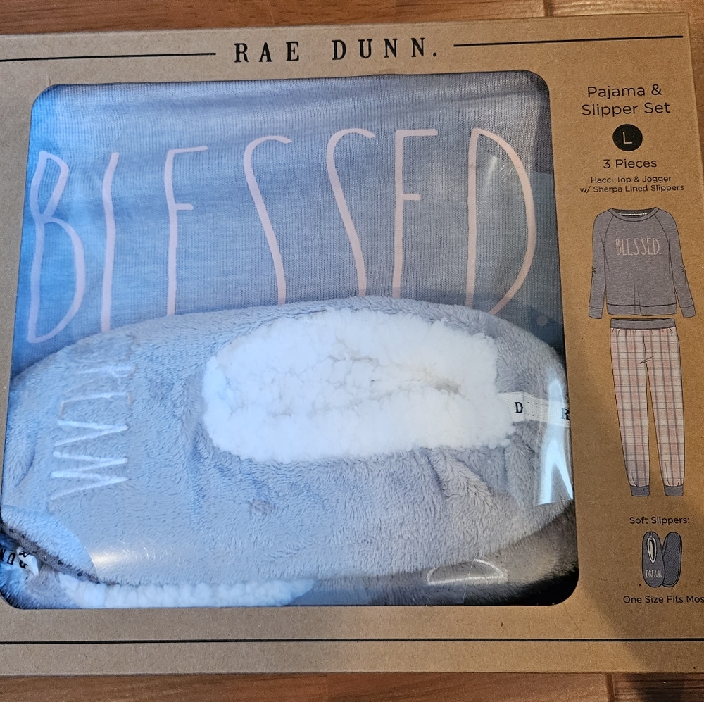 Rae Dunn Pajama Set